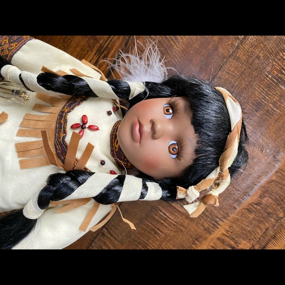 Beautiful Native Doll - Picture 8 of 13